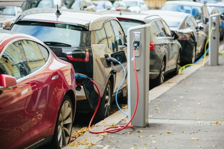 Epoca vehiculelor electrice bate la ușă, cum ne putem pregăti pentru ea?