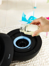 Resigilat - Purificator aer Duux negru, Difuzor aroma, Ionizare, Filtru HEPA si carbune, Consum 5W/h, Debit aer 68 mc/ora, Veioz