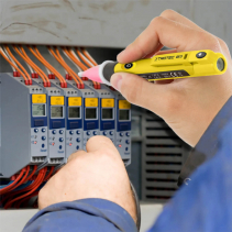 Detector tensiune TROTEC BE15, Display LED, Semnale sonore, Dioda luminoasa integrata, Lanterna integrata