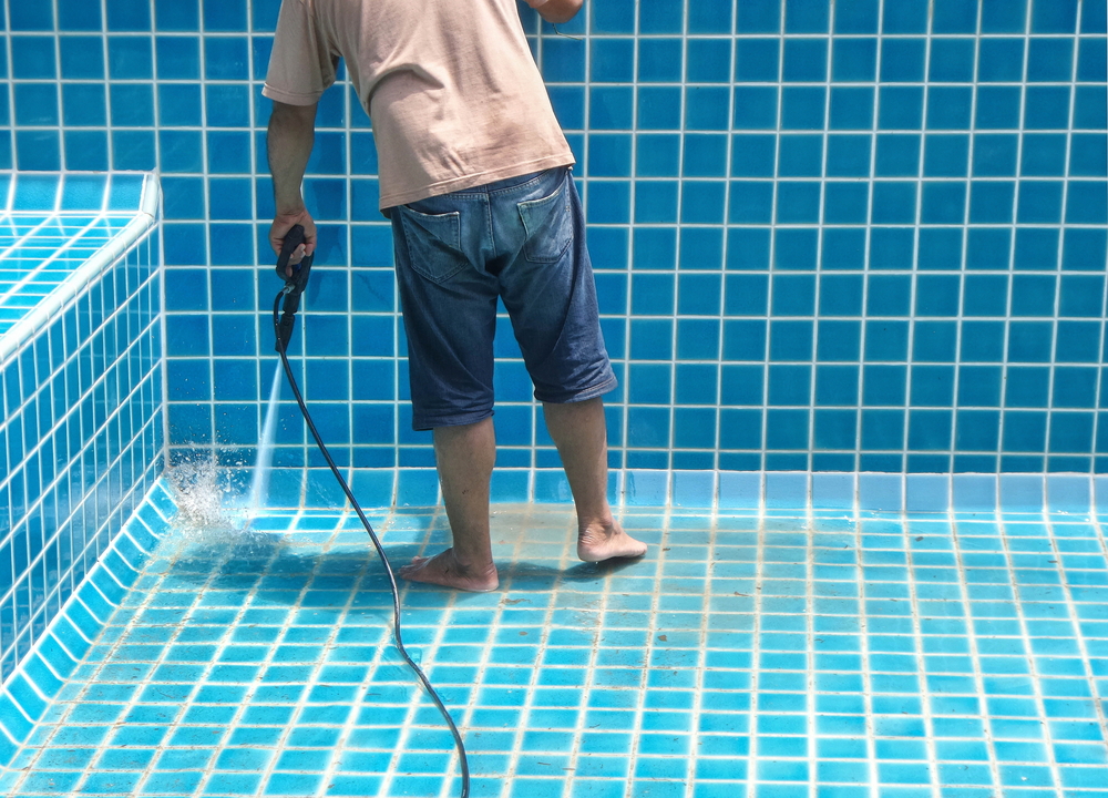 Cum sa iti intretii corespunzator piscina de interior in doar 5 pasi